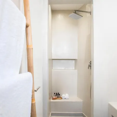 White Orchid アパートホテル Vóthon