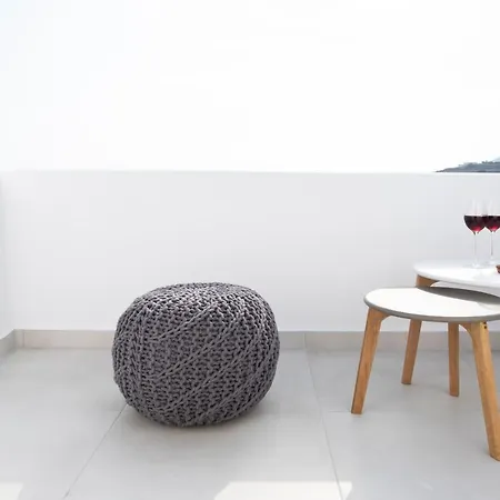 White Orchid アパートホテル 4*