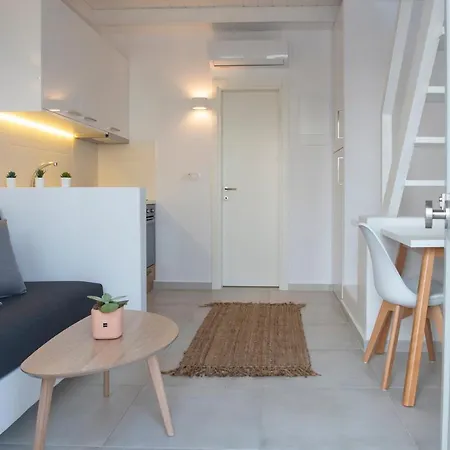 White Orchid アパートホテル Vóthon