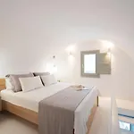 מלון דירות White Orchid 4*