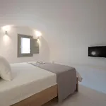 מלון דירות White Orchid 4*