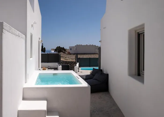 Aparthotel White Orchid 4*